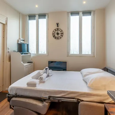 Charming Studio On The Right Bank Of Close To City Centre - Welkeys *