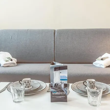 Charming Studio On The Right Bank Of Close To City Centre - Welkeys רואן
